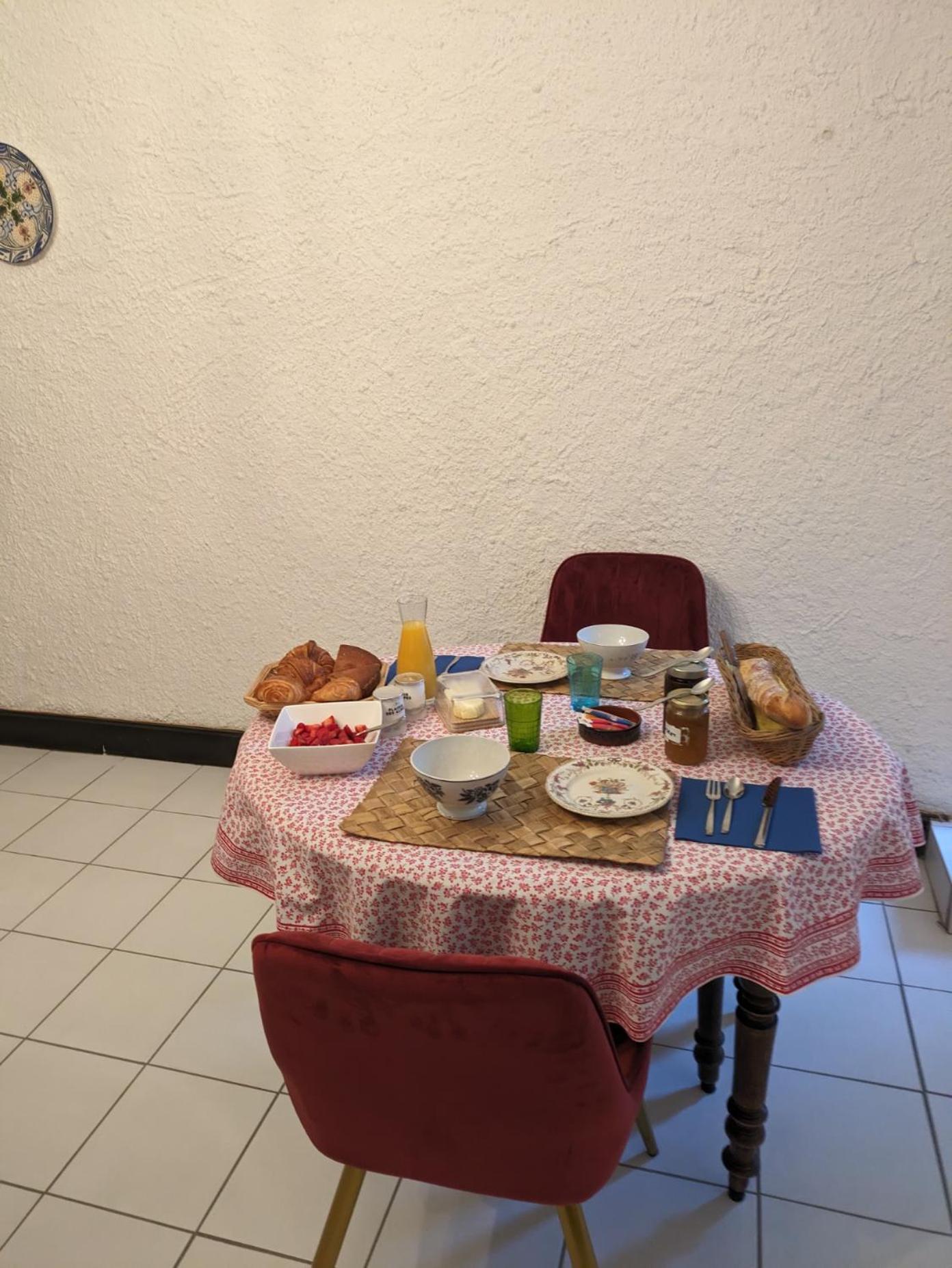 Le Domaine Du Soulier -Gite Et Chambres D'Hotes - La Maison Du Gardien Tornac Eksteriør bilde